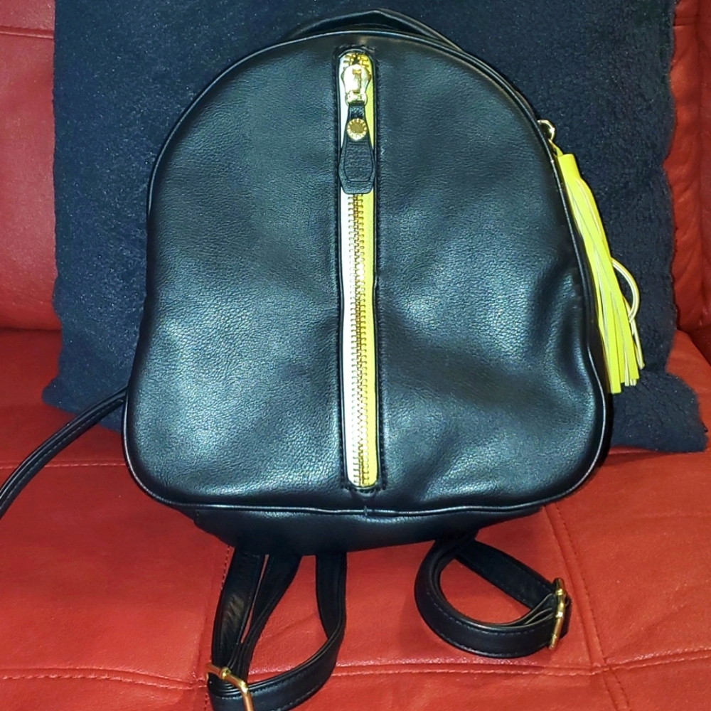 💚Steve Madden Black & Lime green backpack